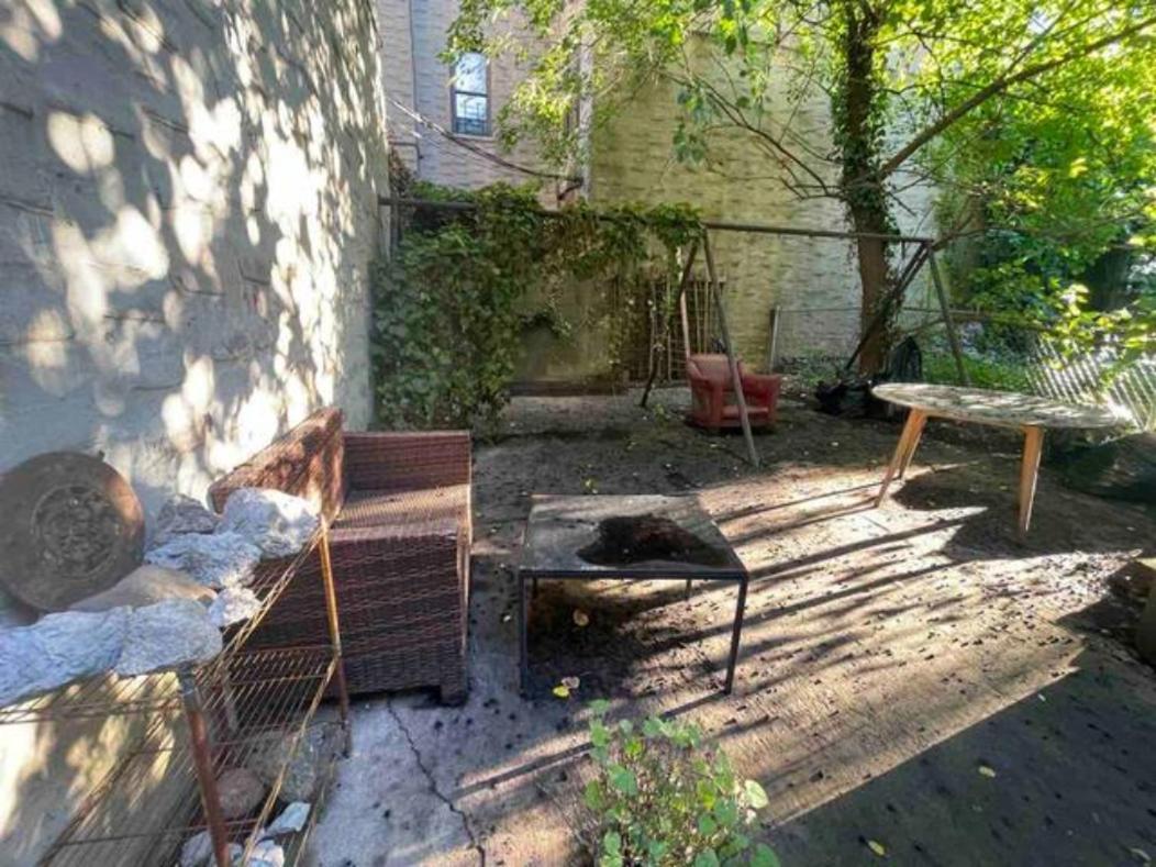 Spacious Bedroom For 4 In Shared Townhouse+garden Accommodatie bij particulieren